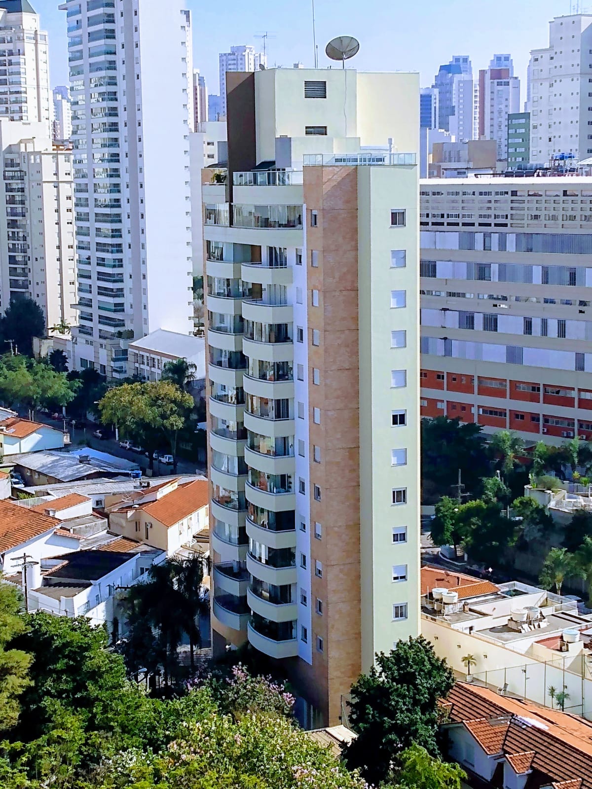 Funcionário trabalhando - Imagem 16